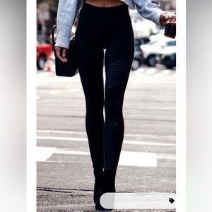 WILFRED leggings, size M.